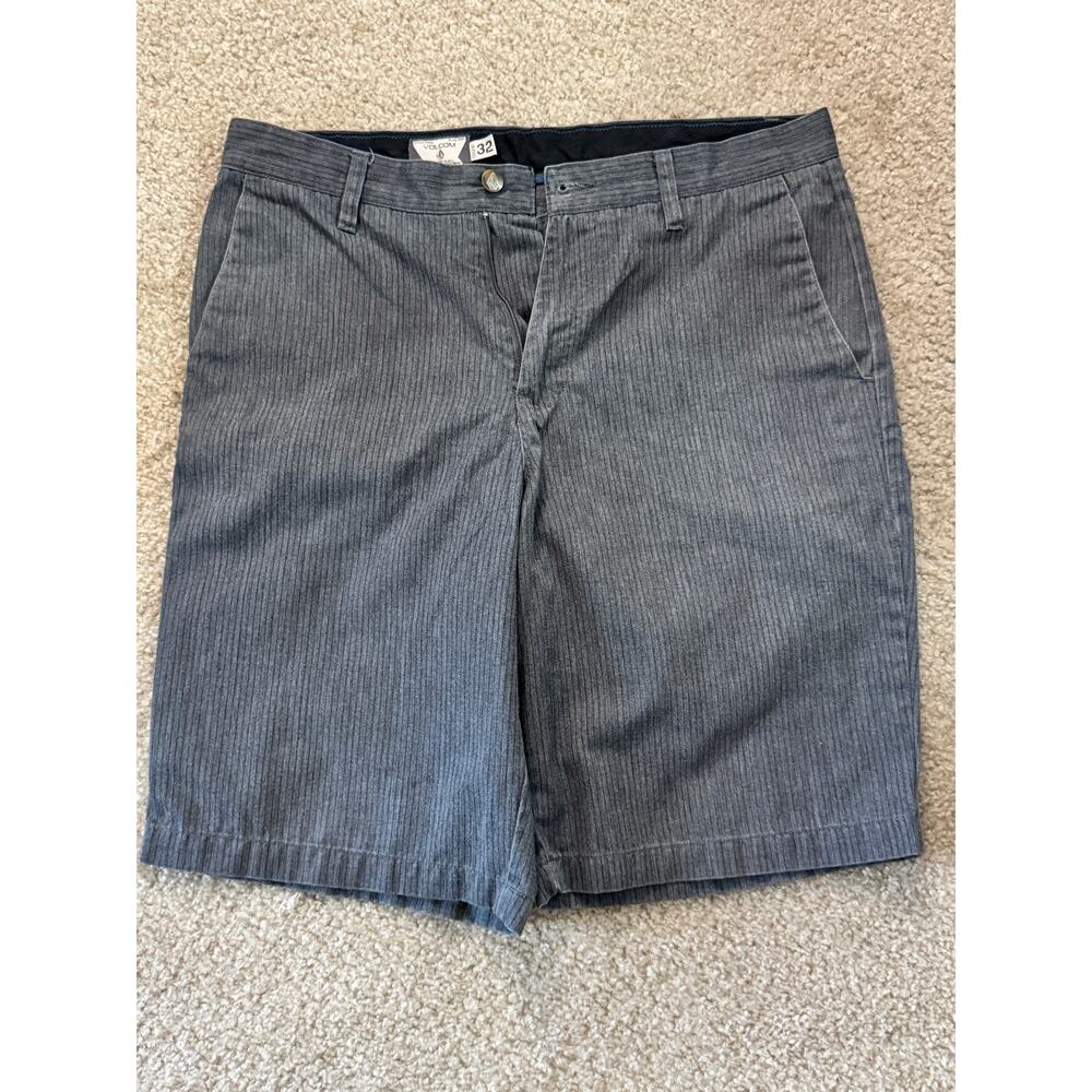 Volcom Men's Corpo Class Frickin Gray Shorts - Size 32